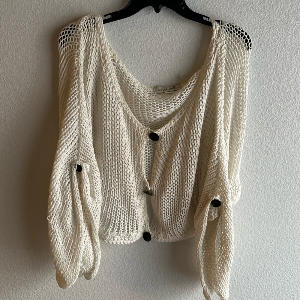 Super cute half cardigan with big sleeves